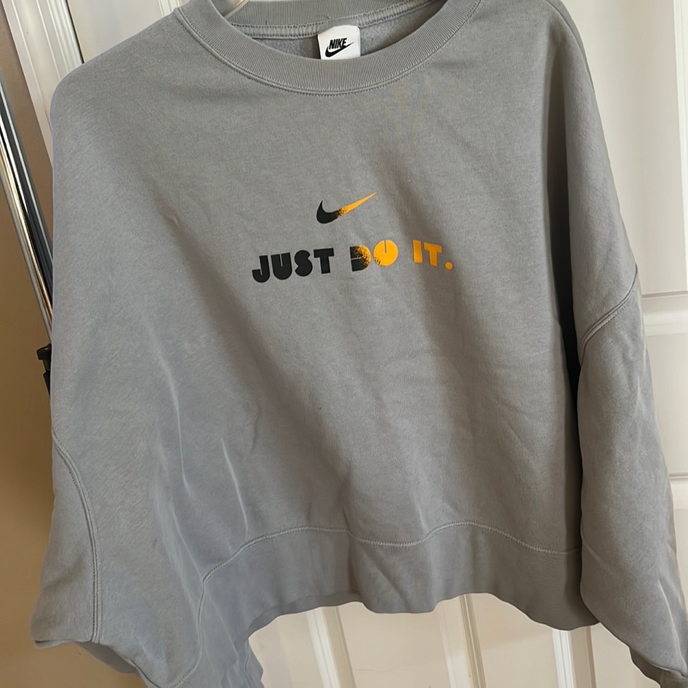 Nike crop